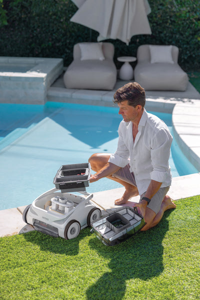 Load image into Gallery viewer, Intex® ZX500R Robotic pool cleaner
