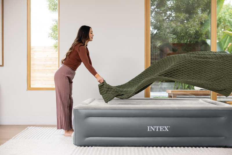 Load image into Gallery viewer, Intex® Dura-Beam Queen Essential Rest Airbed With Built-In-Pump 1.52m x 2.03m x 46cm
